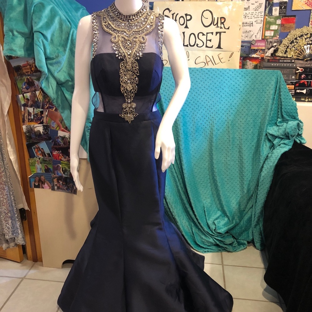 Navy Jaaz evening gown, new with tags. Size 6